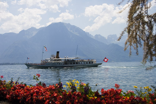 Passagierschiff auf dem Genfer See